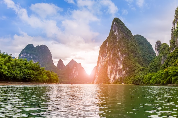 如何選擇合適的AI工具箱進行創(chuàng)作與設計